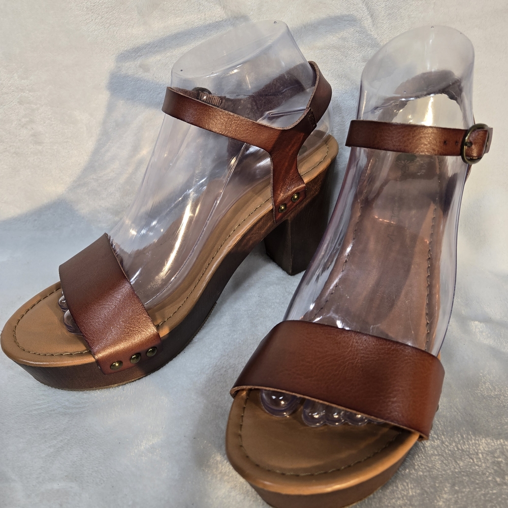 Big Buddha Brown Platform Sandals